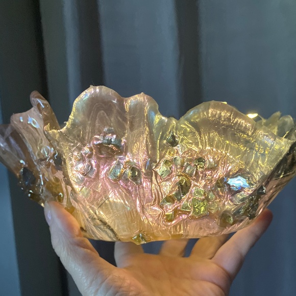UNIQUE HANDMADE SCULPTURAL RESIN BOWL - Picture 1 of 2